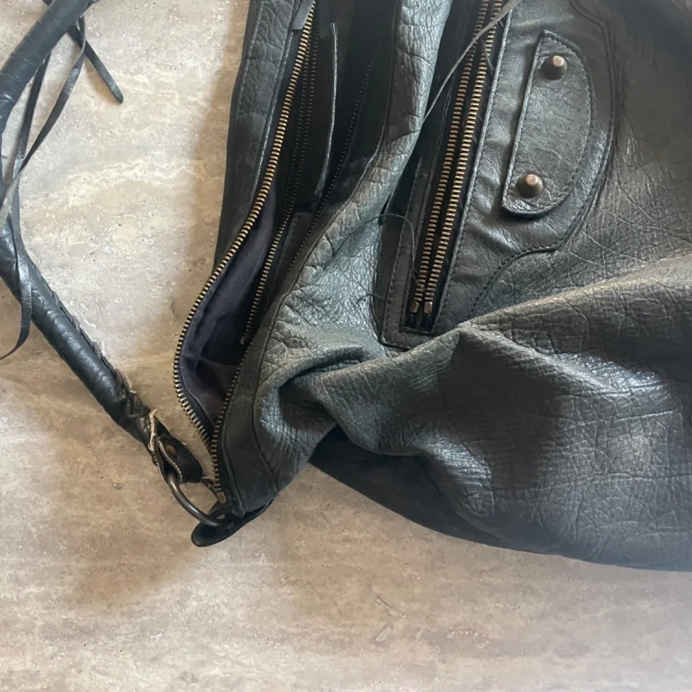 Balenciaga Shoulder Bag - Picture 5 of 5